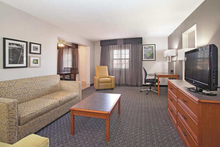 Room 9 of 29