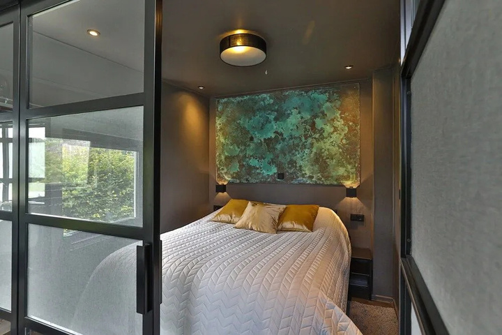 Room 2 of 15