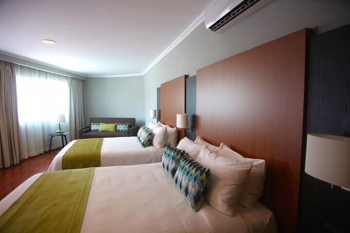 Room 16 of 152