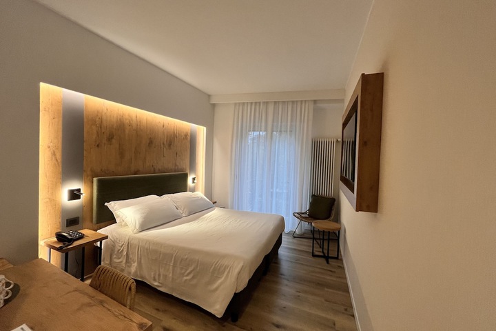 Room 8 of 64