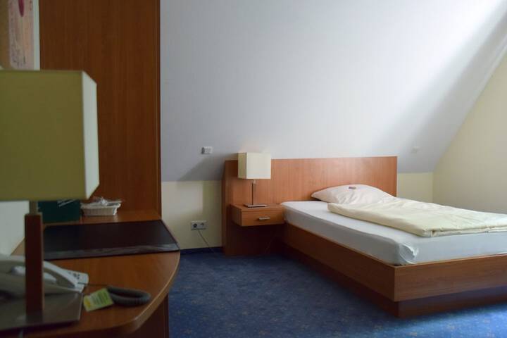 Room 14 of 92