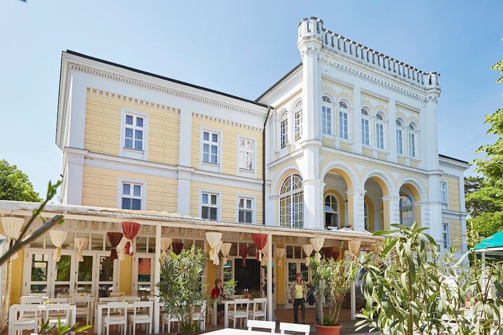 Hotel 65 of 67