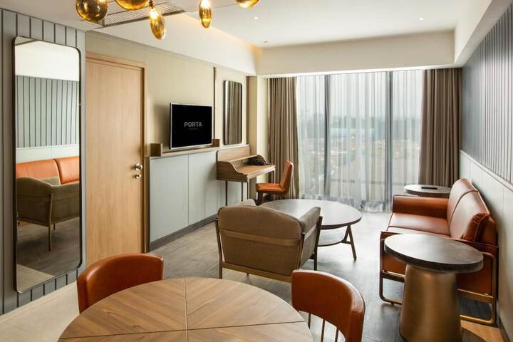 Room 16 of 23
