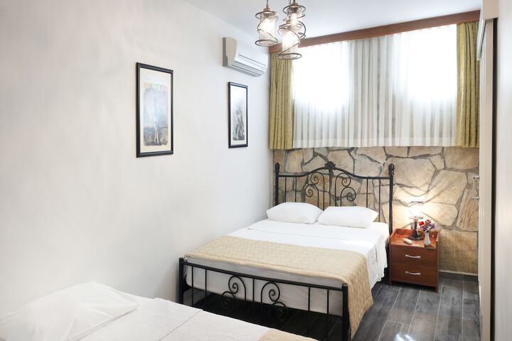 Room 10 of 51