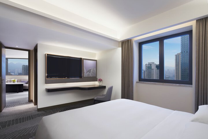 Room 14 of 66