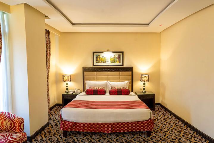 Room 32 of 64