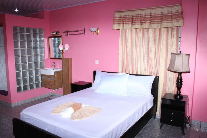 Room 5 of 7