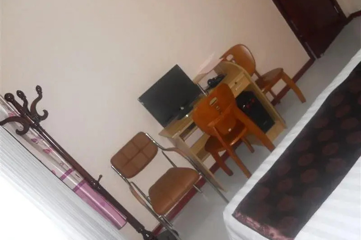 Room 9 of 10
