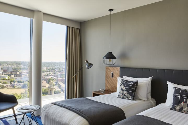 Room 3 of 25