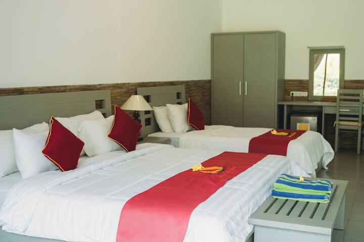 Room 9 of 176