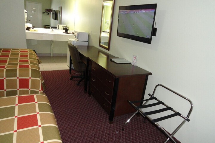 Room 3 of 66