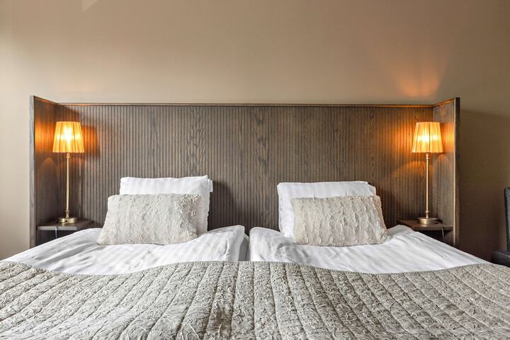 Room 34 of 105