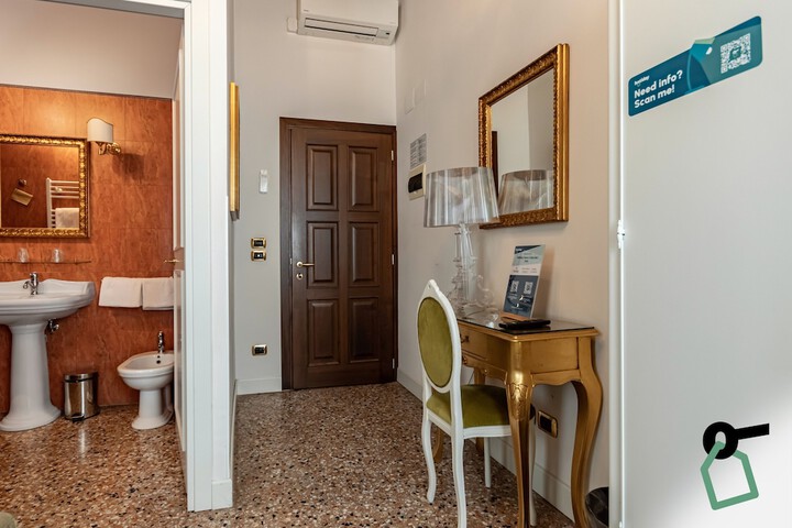 Room 31 of 49