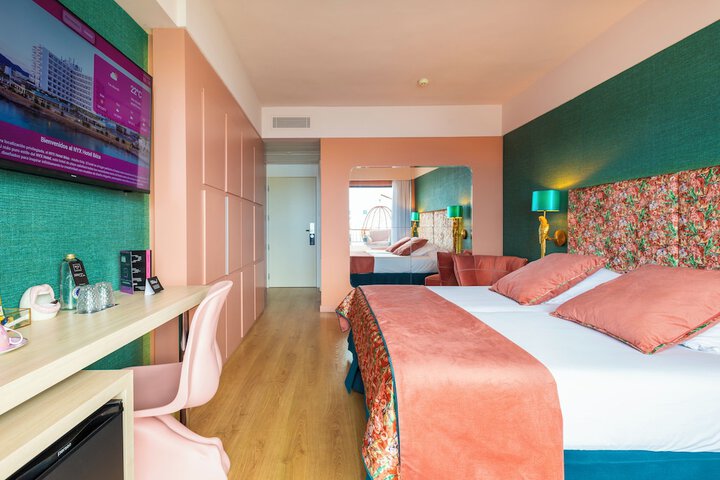 Room 21 of 69