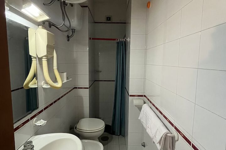 Room 42 of 54