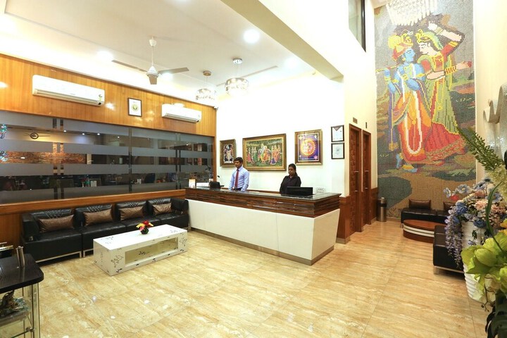 Business Center 29 of 37