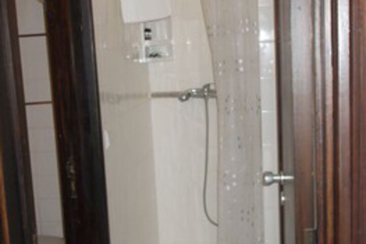 Room 3 of 32