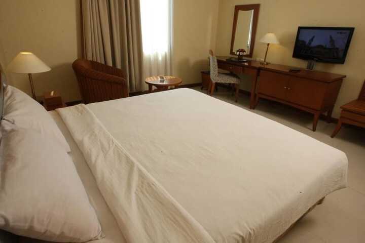 Room 12 of 35