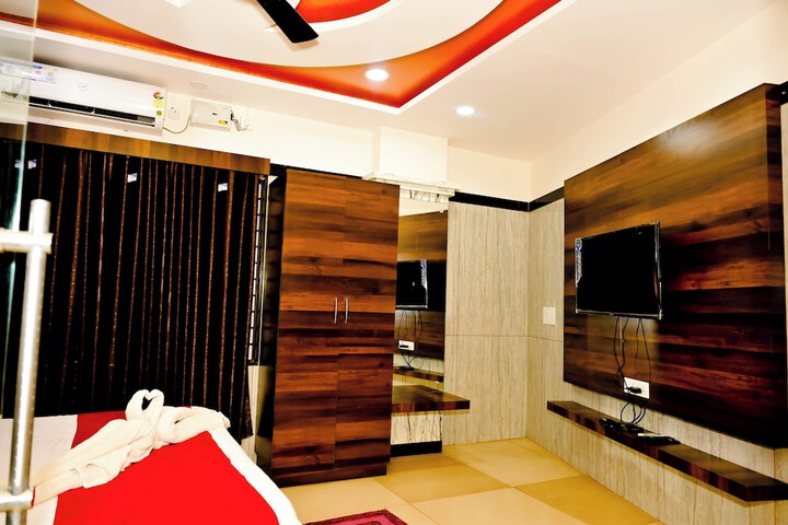 Room 28 of 82