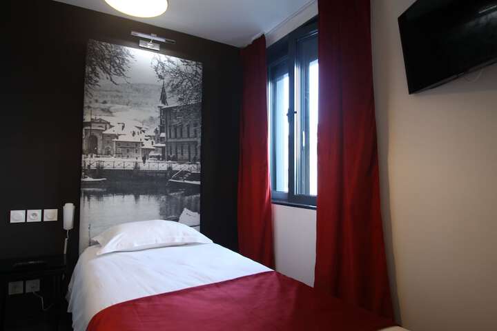 Room 6 of 73