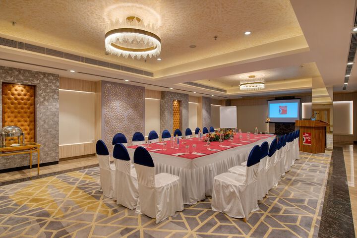 Ballroom/Hall 43 of 52