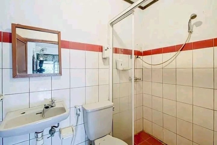 Room 4 of 6