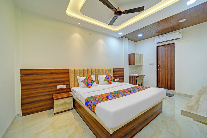 Room 10 of 26