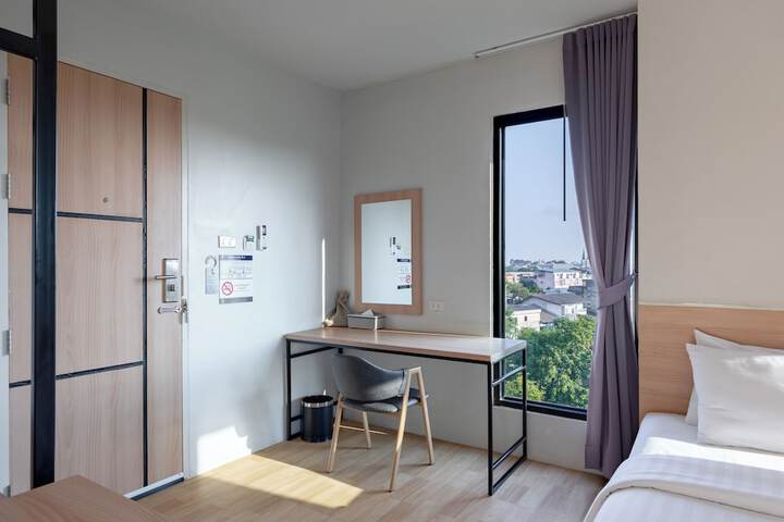 Room 17 of 32