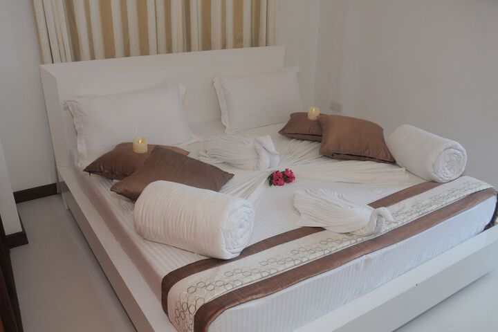 Room 10 of 74