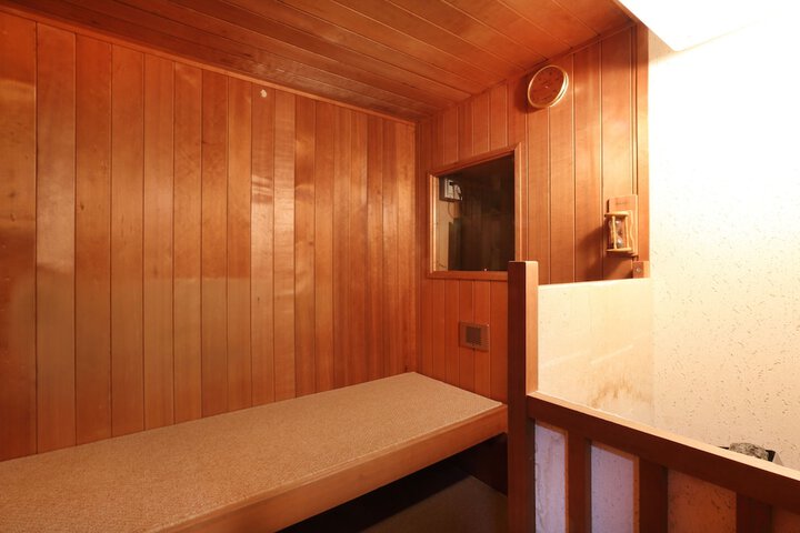 Steam room