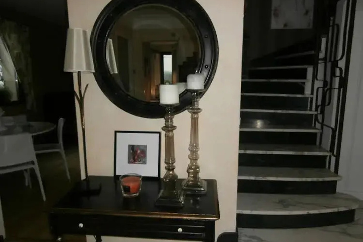 Room 5 of 19