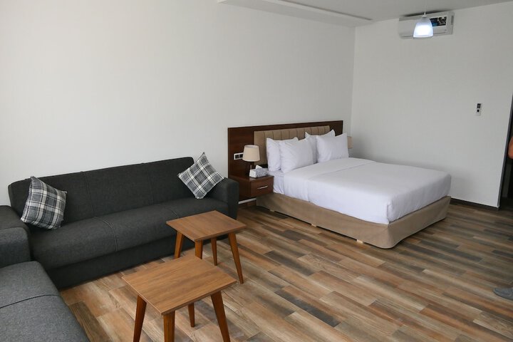 Room 6 of 49