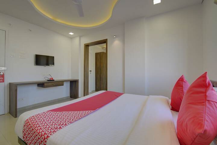 Room 2 of 17