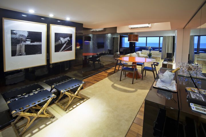 Room 51 of 157