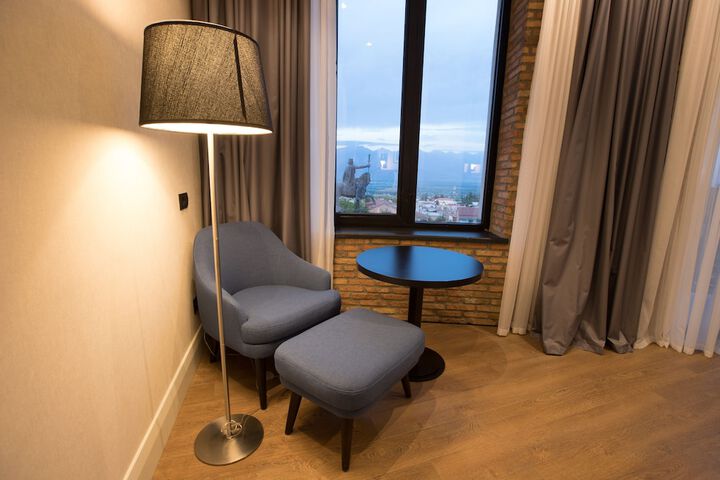 Room 9 of 112