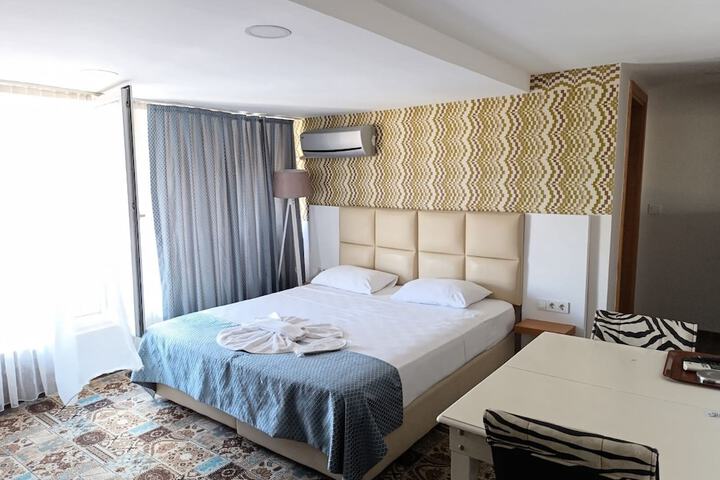 Room 18 of 37