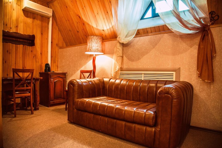 Room 15 of 33