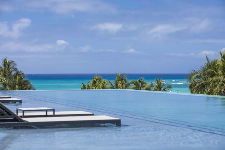 Infinity pool