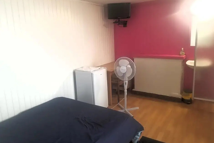 Room 2 of 15