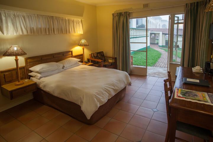 Room 3 of 40
