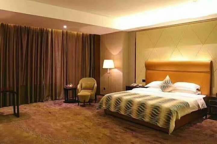 Room 27 of 51