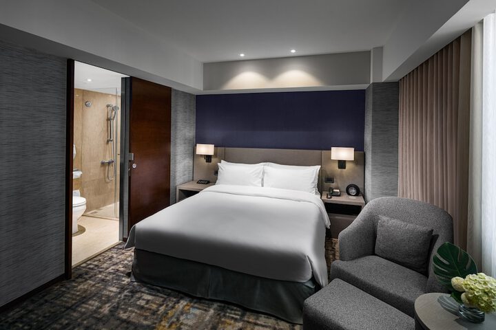Room 17 of 44