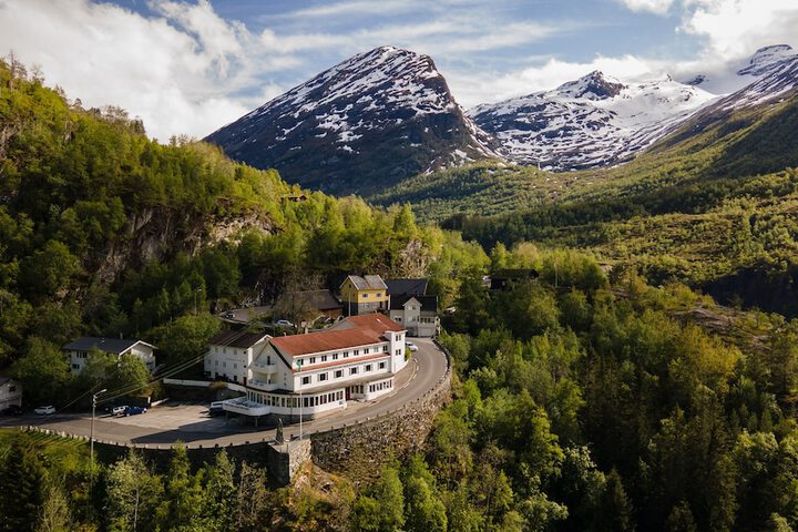 Hotel 74 of 78