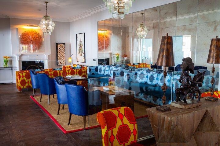 Lounge 56 of 69