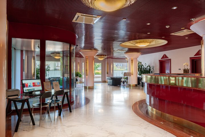 Guest Lobby