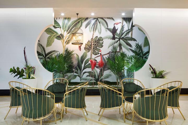 Hotel Interior 6 of 160
