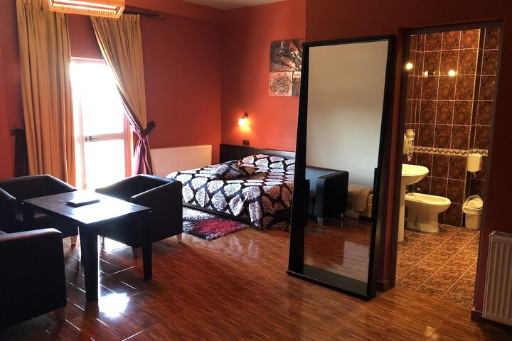 Room 34 of 98
