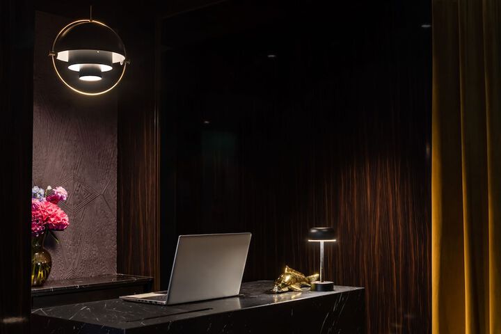 Entrance & Lobby