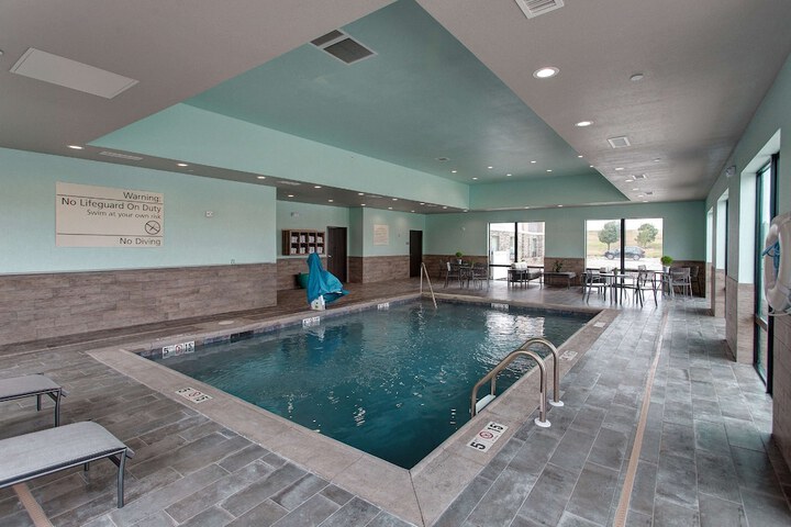 Pool Hotel