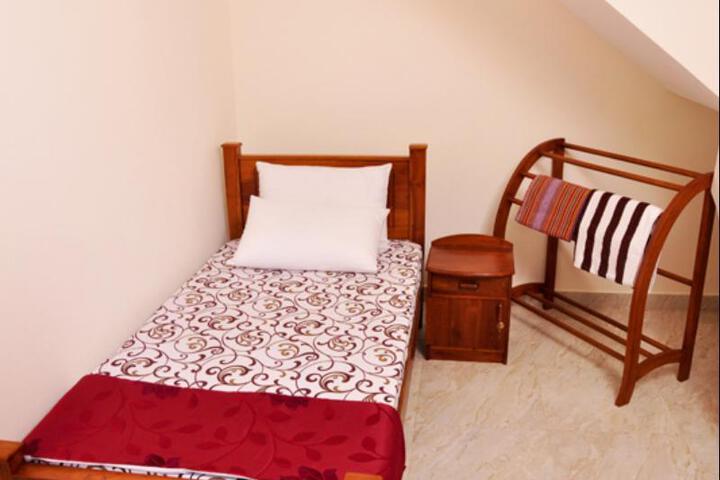 Room 2 of 6